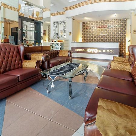 Oyo 231 Hotel Andita Syariah Surabaya Ngoại thất bức ảnh