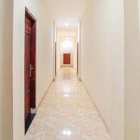 Oyo 231 Hotel Andita Syariah Surabaya Ngoại thất bức ảnh