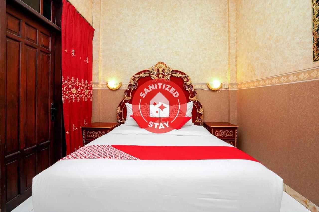 Oyo 231 Hotel Andita Syariah Surabaya Ngoại thất bức ảnh