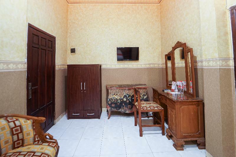 Oyo 231 Hotel Andita Syariah Surabaya Ngoại thất bức ảnh