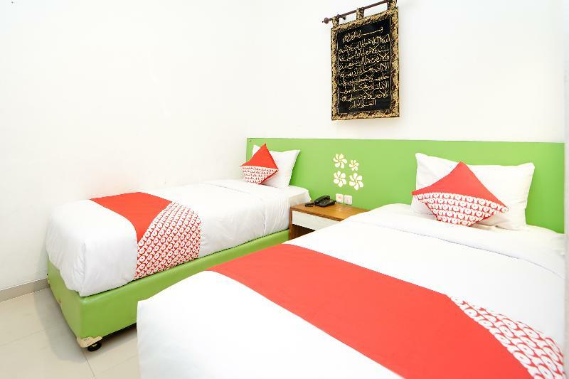 Oyo 231 Hotel Andita Syariah Surabaya Ngoại thất bức ảnh