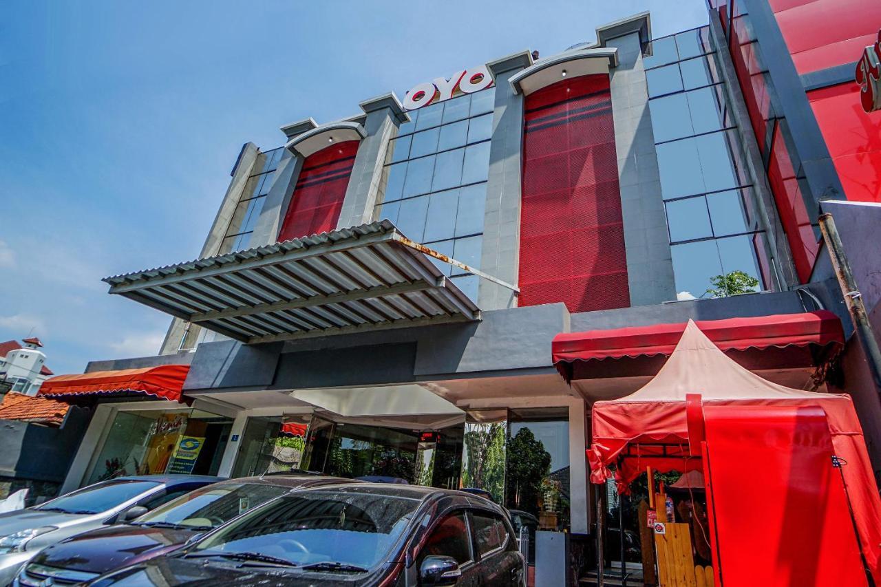 Oyo 231 Hotel Andita Syariah Surabaya Ngoại thất bức ảnh