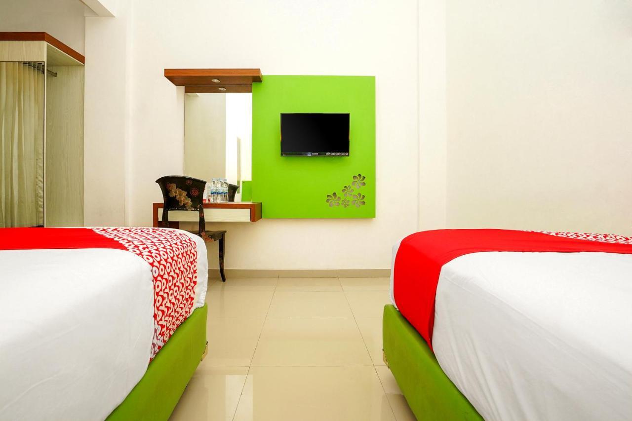 Oyo 231 Hotel Andita Syariah Surabaya Ngoại thất bức ảnh