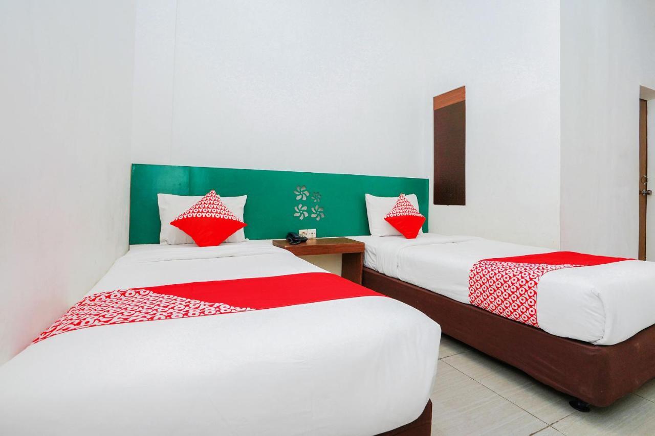 Oyo 231 Hotel Andita Syariah Surabaya Ngoại thất bức ảnh