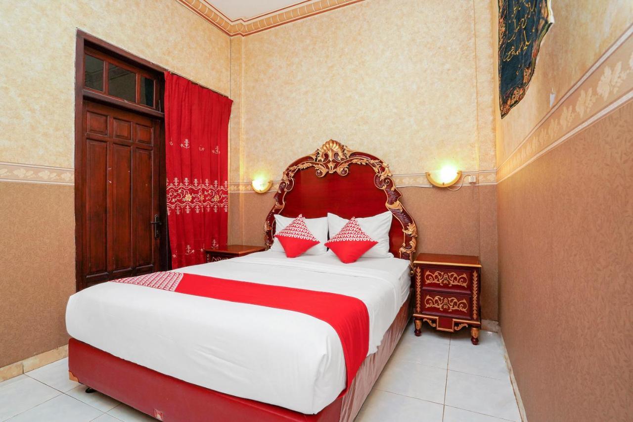Oyo 231 Hotel Andita Syariah Surabaya Ngoại thất bức ảnh