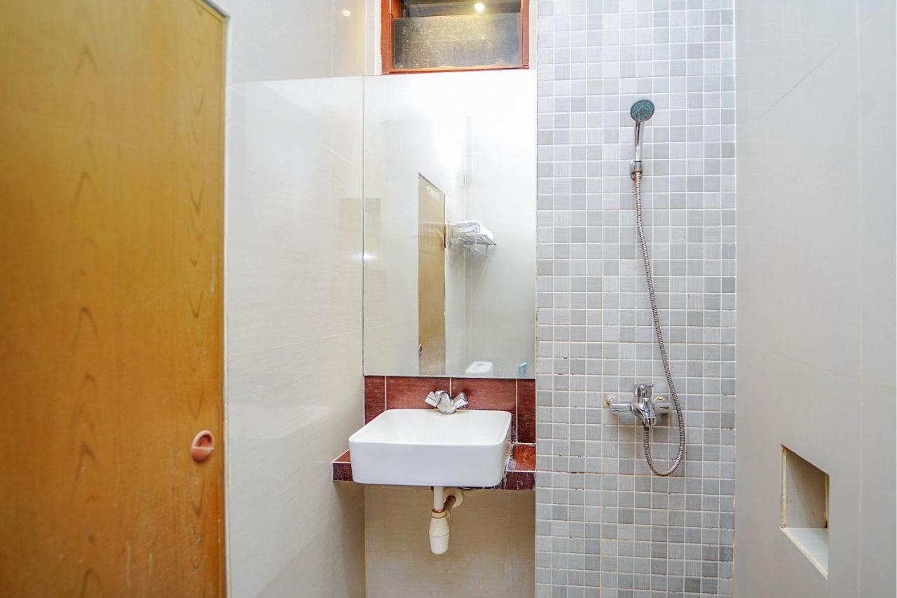 Oyo 231 Hotel Andita Syariah Surabaya Phòng bức ảnh