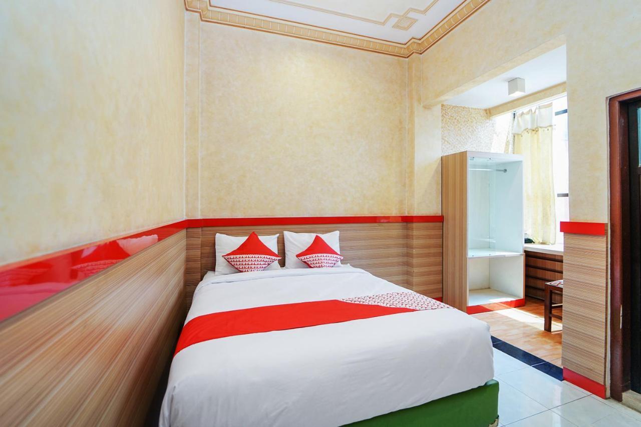Oyo 231 Hotel Andita Syariah Surabaya Ngoại thất bức ảnh
