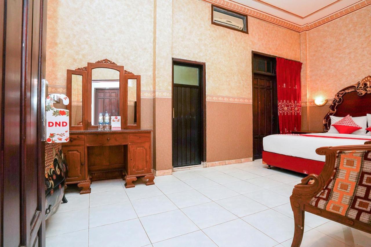 Oyo 231 Hotel Andita Syariah Surabaya Ngoại thất bức ảnh