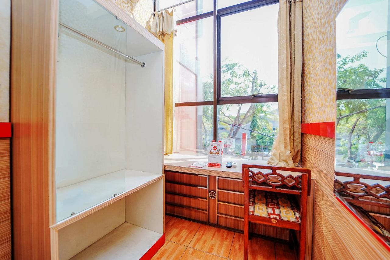 Oyo 231 Hotel Andita Syariah Surabaya Ngoại thất bức ảnh